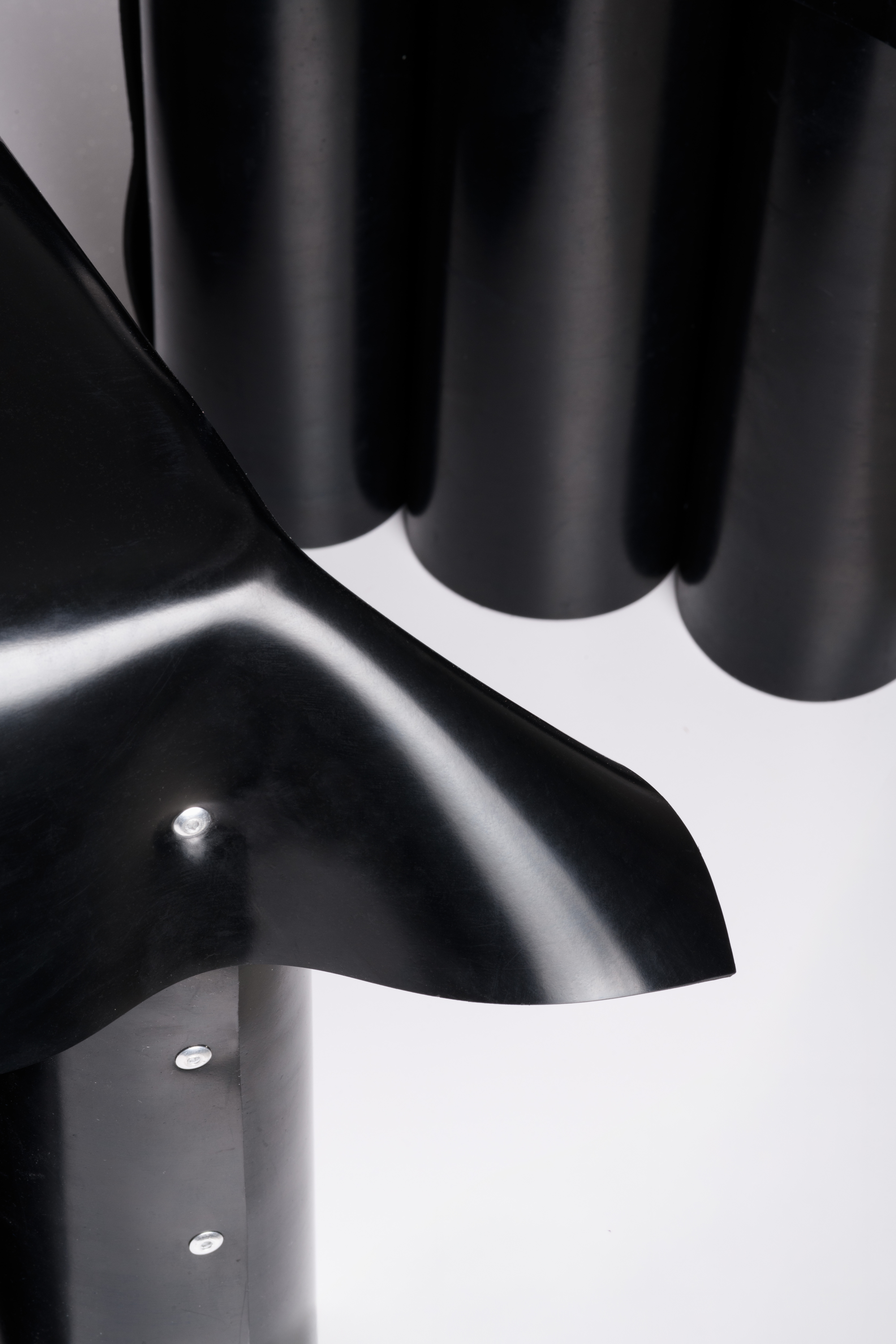 Rubber Table, Close Up